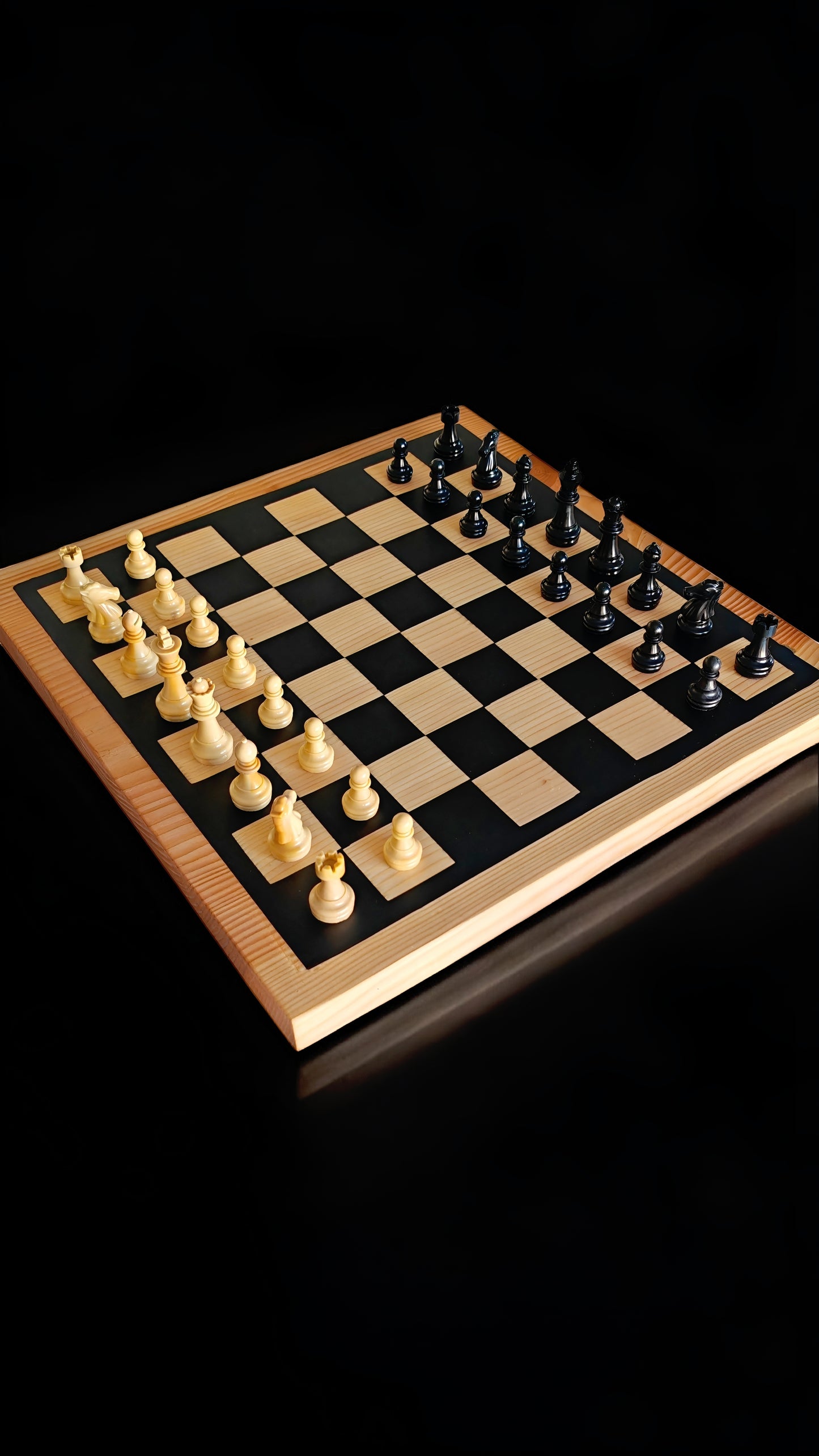 Échiquier bois et noir mat taille sur mesure ( ici 45cm )